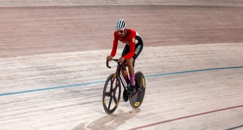 "نقاطه بالسالب".. يوسف زكي يحتل المركز الأخير في منافسات الدراجات